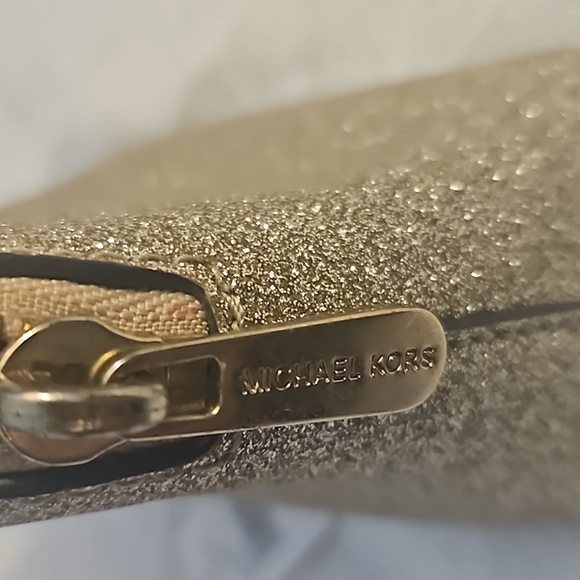 Michael kors gold glitter makeup case - Picture 2 of 5